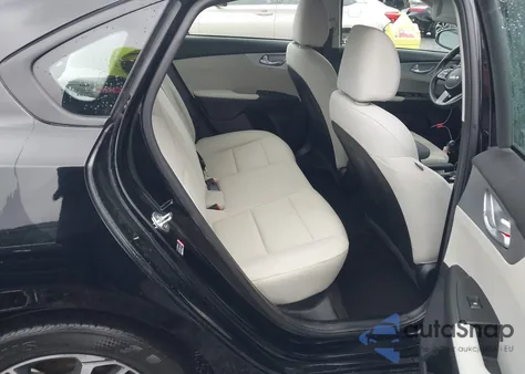 2023 Kia Forte Lxs z USA, uszkodzony, nr VIN 3KPF24AD6PE601315